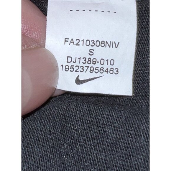 NIKE Tee We’ve Been Doing It Shoebox Black T-Shirt Size Small DV2656-010 - Picture 9 of 9